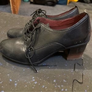 I wear custom orthotics now!